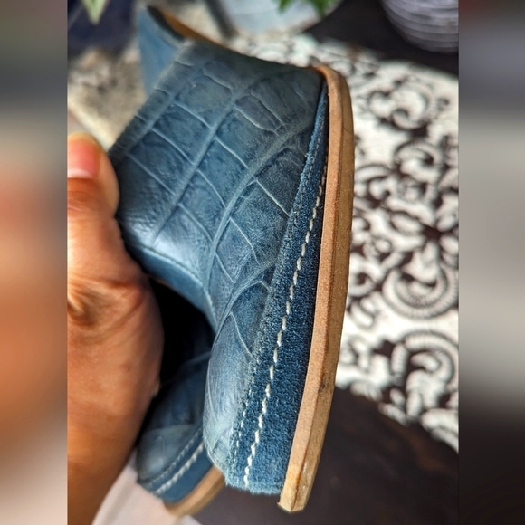 Nine West‎ Blue Crocodile Slip on Leather Sandal - Picture 5 of 11